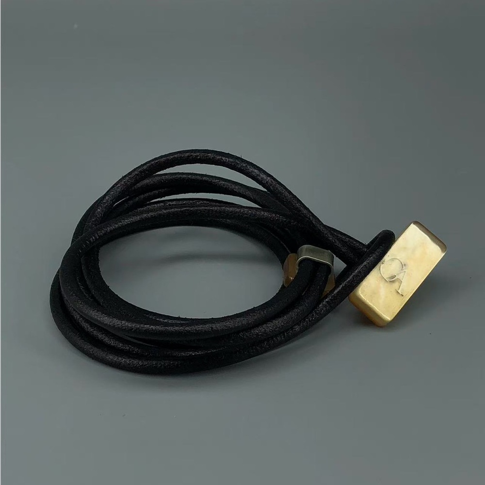Elegant Black Leather Belt with Mother Of Pearl Accent